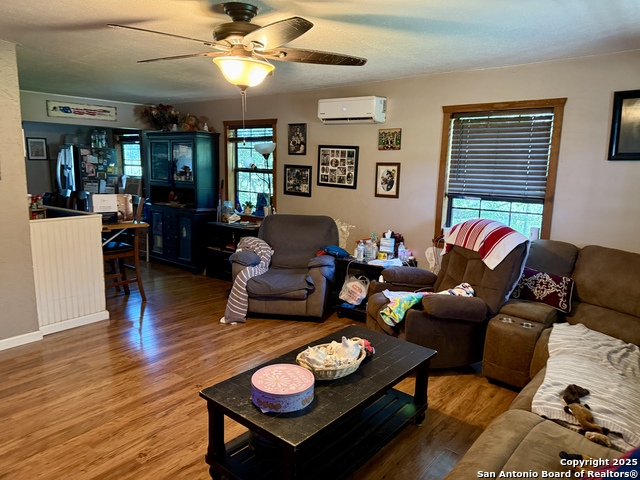 Image 4 of 23 For 14935 Adams