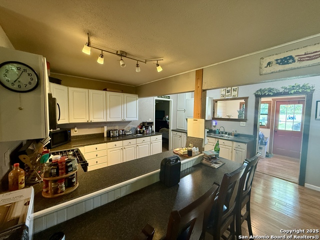 Image 5 of 23 For 14935 Adams