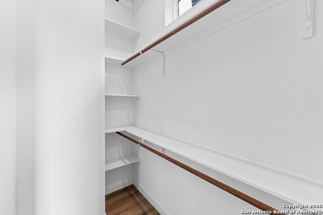 Listing photo id 18 for 108 Vine St #103