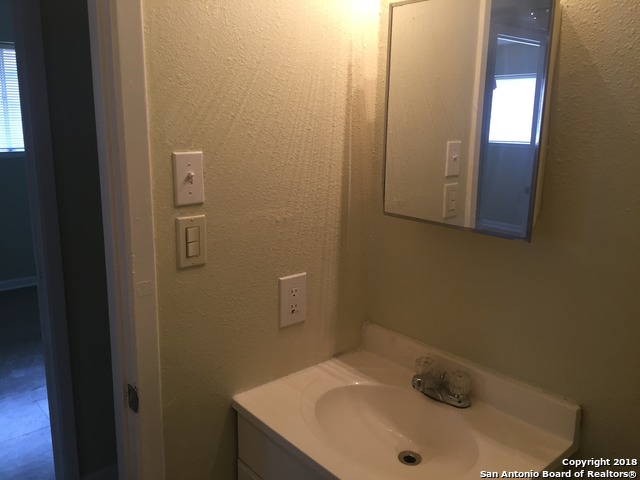 Image 10 of 18 For 5030 Galahad Dr