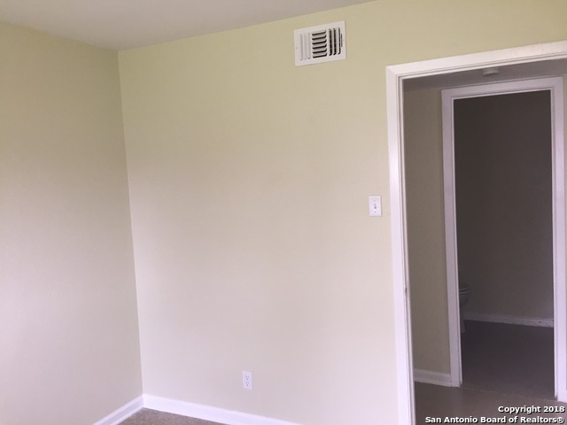 Image 17 of 18 For 5030 Galahad Dr