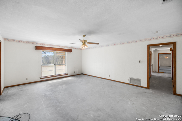 Image 25 of 78 For 0 Fm 2200