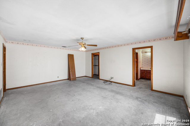 Image 28 of 78 For 0 Fm 2200