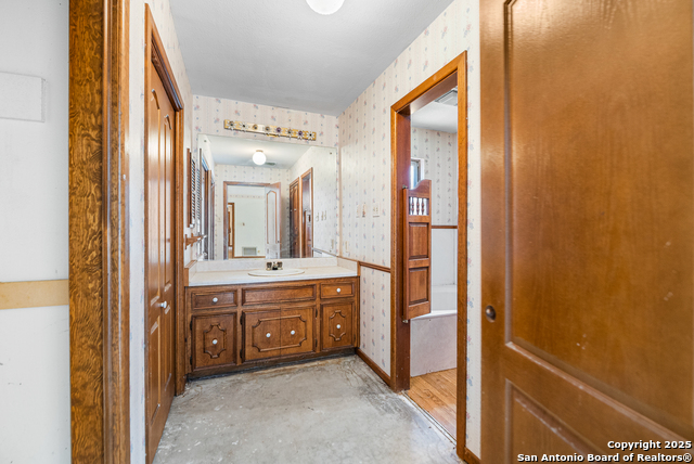 Image 29 of 78 For 0 Fm 2200