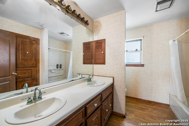 Image 32 of 78 For 0 Fm 2200