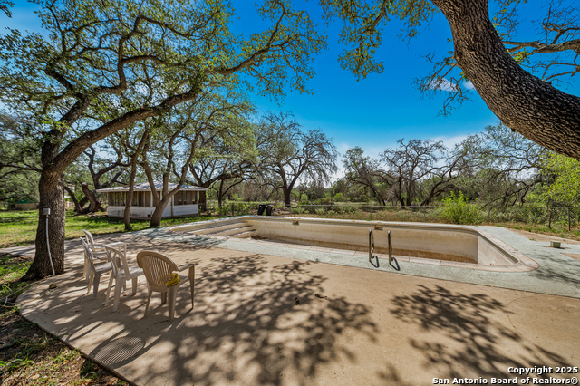 Image 43 of 78 For 0 Fm 2200