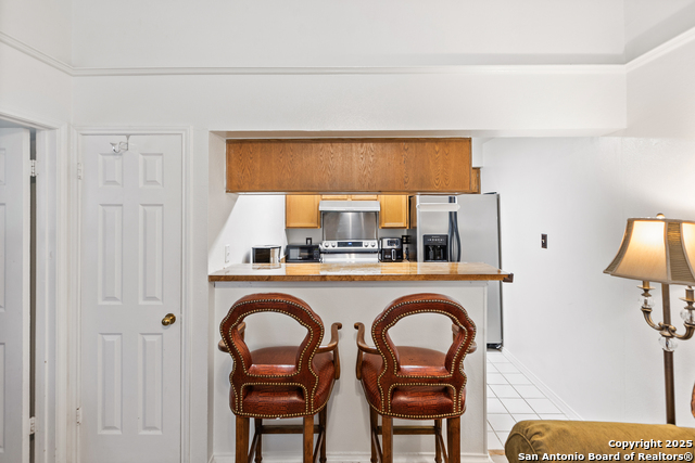 Image 10 of 17 For 11610 Vance Jackson 870