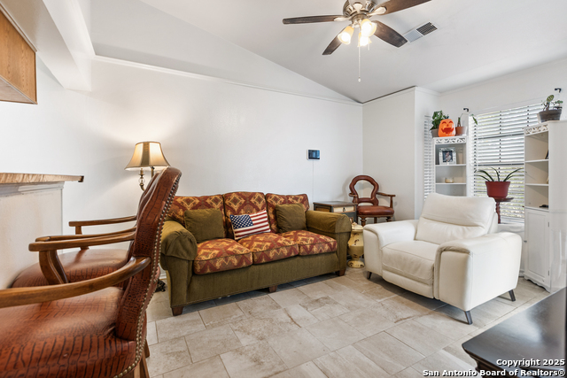 Image 17 of 17 For 11610 Vance Jackson 870