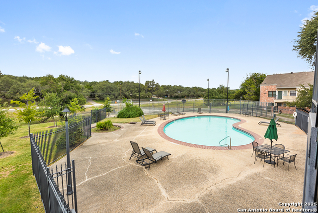 Image 9 of 17 For 11610 Vance Jackson 870