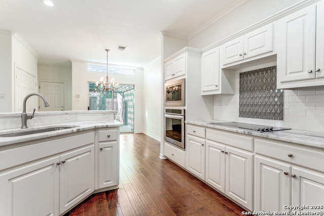 Listing photo id 11 for 85 Oakwell Farms Pkwy