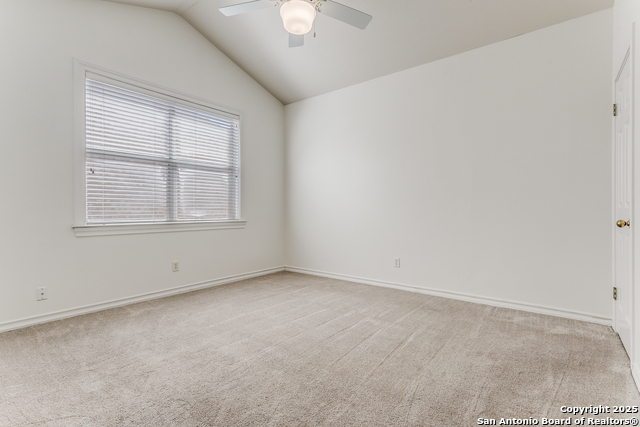 Listing photo id 13 for 85 Oakwell Farms Pkwy