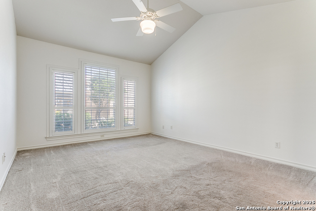 Listing photo id 14 for 85 Oakwell Farms Pkwy