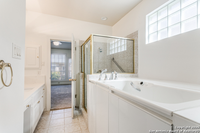 Listing photo id 17 for 85 Oakwell Farms Pkwy