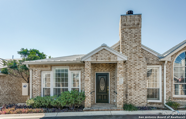 Listing photo id 0 for 85 Oakwell Farms Pkwy