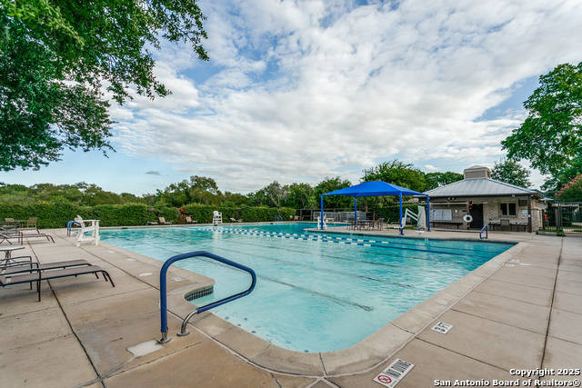 Listing photo id 20 for 85 Oakwell Farms Pkwy