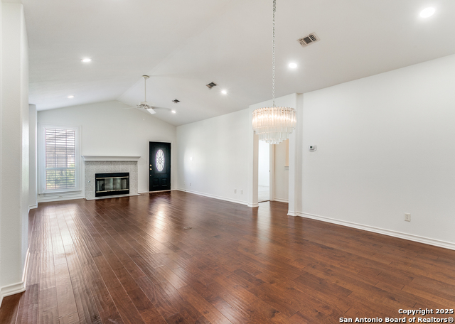 Listing photo id 6 for 85 Oakwell Farms Pkwy