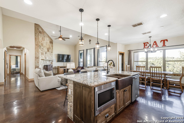 Image 17 of 53 For 710 Stoney Ridge