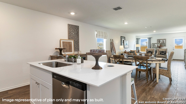 Listing photo id 5 for 1411 Capitol Reef