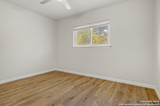 Listing photo id 14 for 10223 Flatland