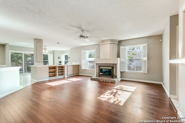 Listing photo id 8 for 2303 Copper Ash