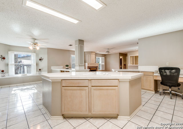 Listing photo id 15 for 2303 Copper Ash