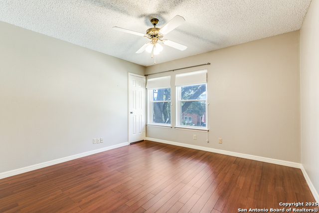 Listing photo id 21 for 2303 Copper Ash