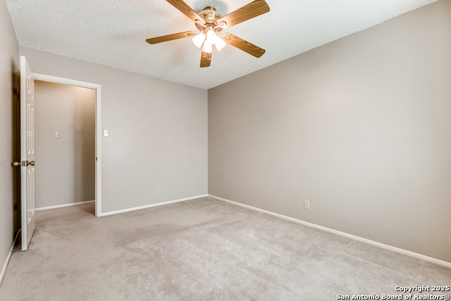 Listing photo id 24 for 2303 Copper Ash