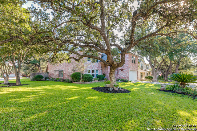 Listing photo id 1 for 2303 Copper Ash