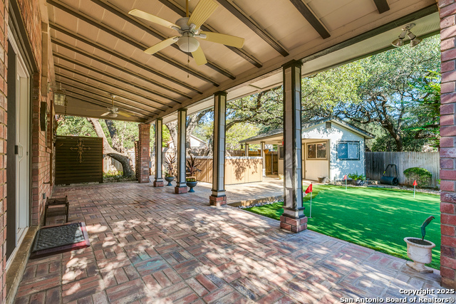 Listing photo id 31 for 2303 Copper Ash