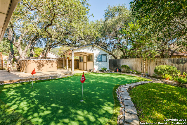 Listing photo id 34 for 2303 Copper Ash