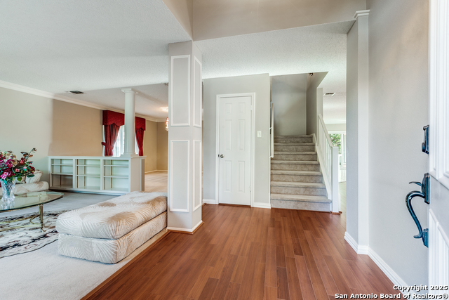 Listing photo id 3 for 2303 Copper Ash