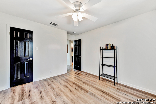 Image 32 of 40 For 2204 Blackoak Bnd