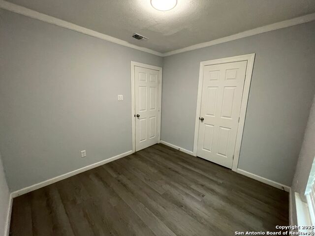 Image 6 of 9 For 2367 Burnet  