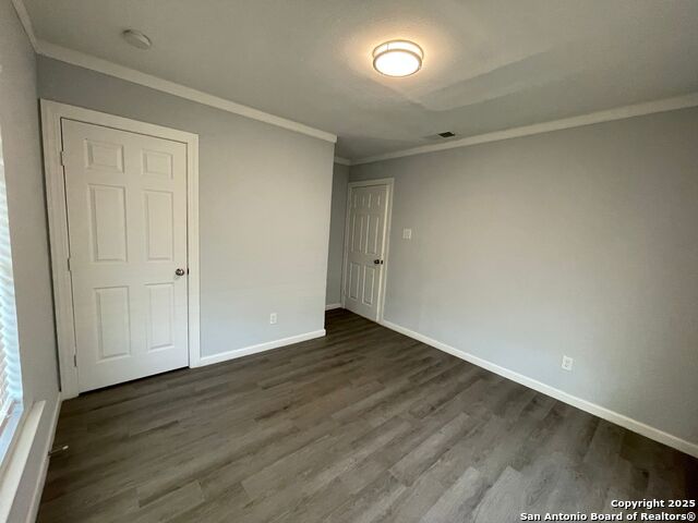 Image 7 of 9 For 2367 Burnet  