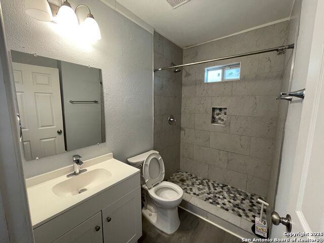 Image 9 of 9 For 2367 Burnet  