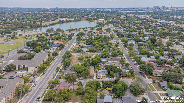 Image 44 of 48 For 1703 Texas Ave