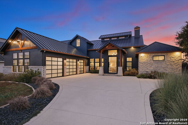 Listing photo id 2 for 343 Janice