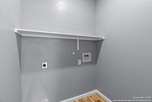 Image 10 of 26 For 618 San Gabriel S