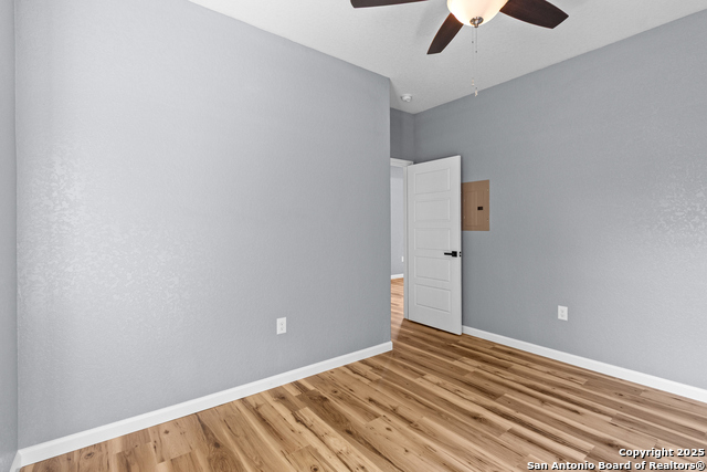 Image 16 of 26 For 618 San Gabriel S