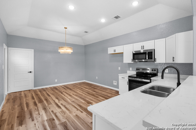 Image 6 of 26 For 618 San Gabriel S