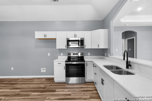 Image 7 of 26 For 618 San Gabriel S