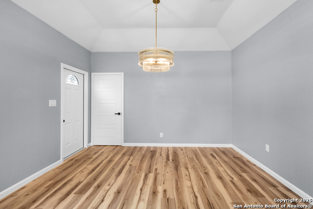 Image 9 of 26 For 618 San Gabriel S