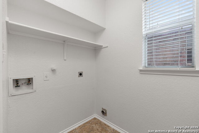 Image 24 of 42 For 12206 Medina Mill