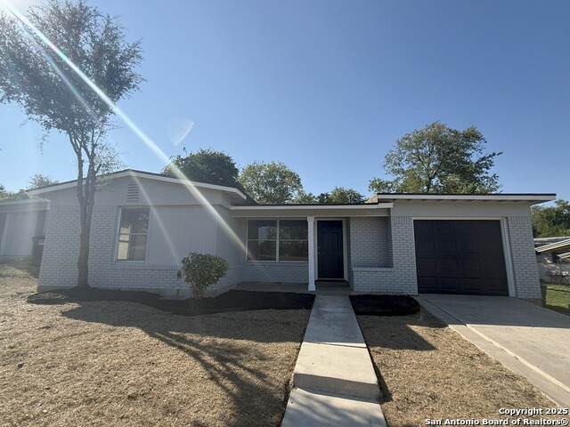Listing photo id 1 for 150 Postwood