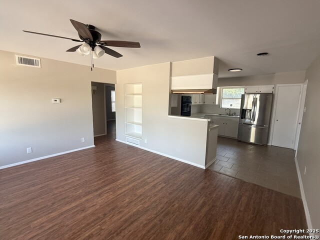Listing photo id 3 for 150 Postwood