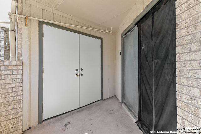 Image 17 of 21 For 11843 Braesview  1405