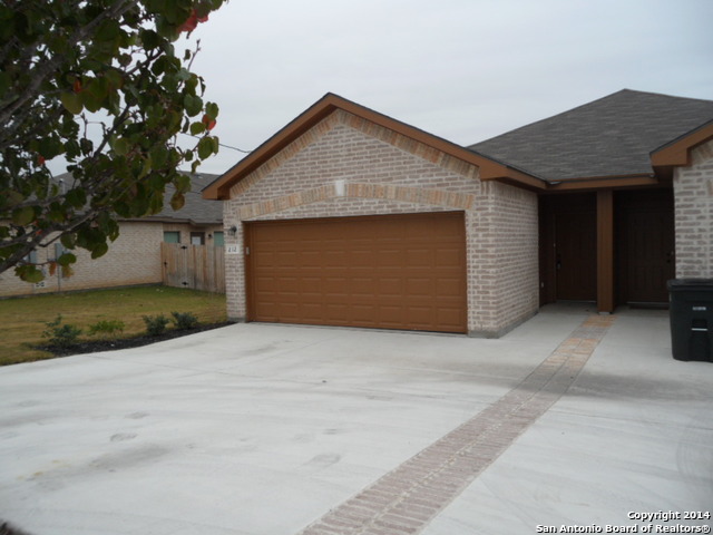 Image 2 of 22 For 210 Stone Gate