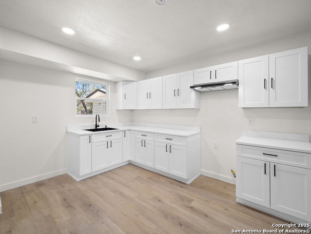 Image 4 of 14 For 1223 Mally W