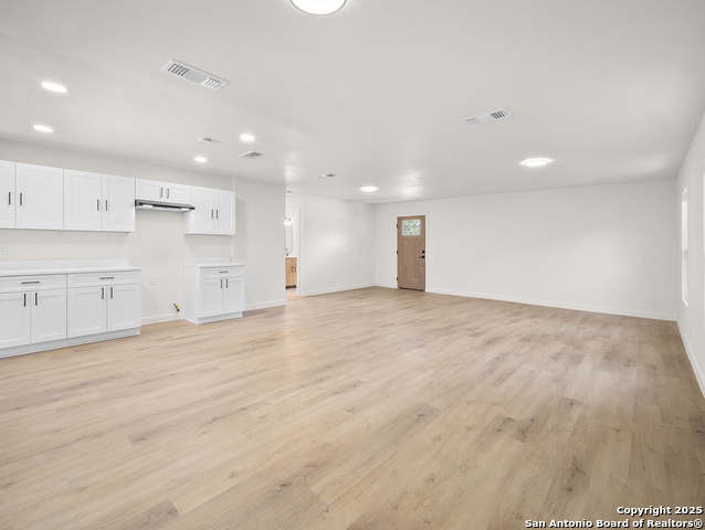 Image 6 of 14 For 1223 Mally W