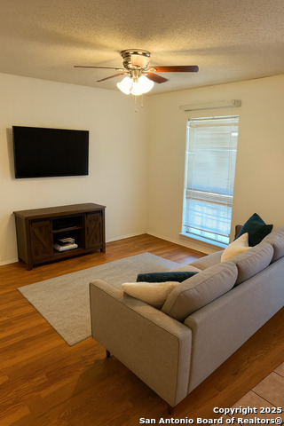 Image 3 of 17 For 4418 Sun Vista Ln